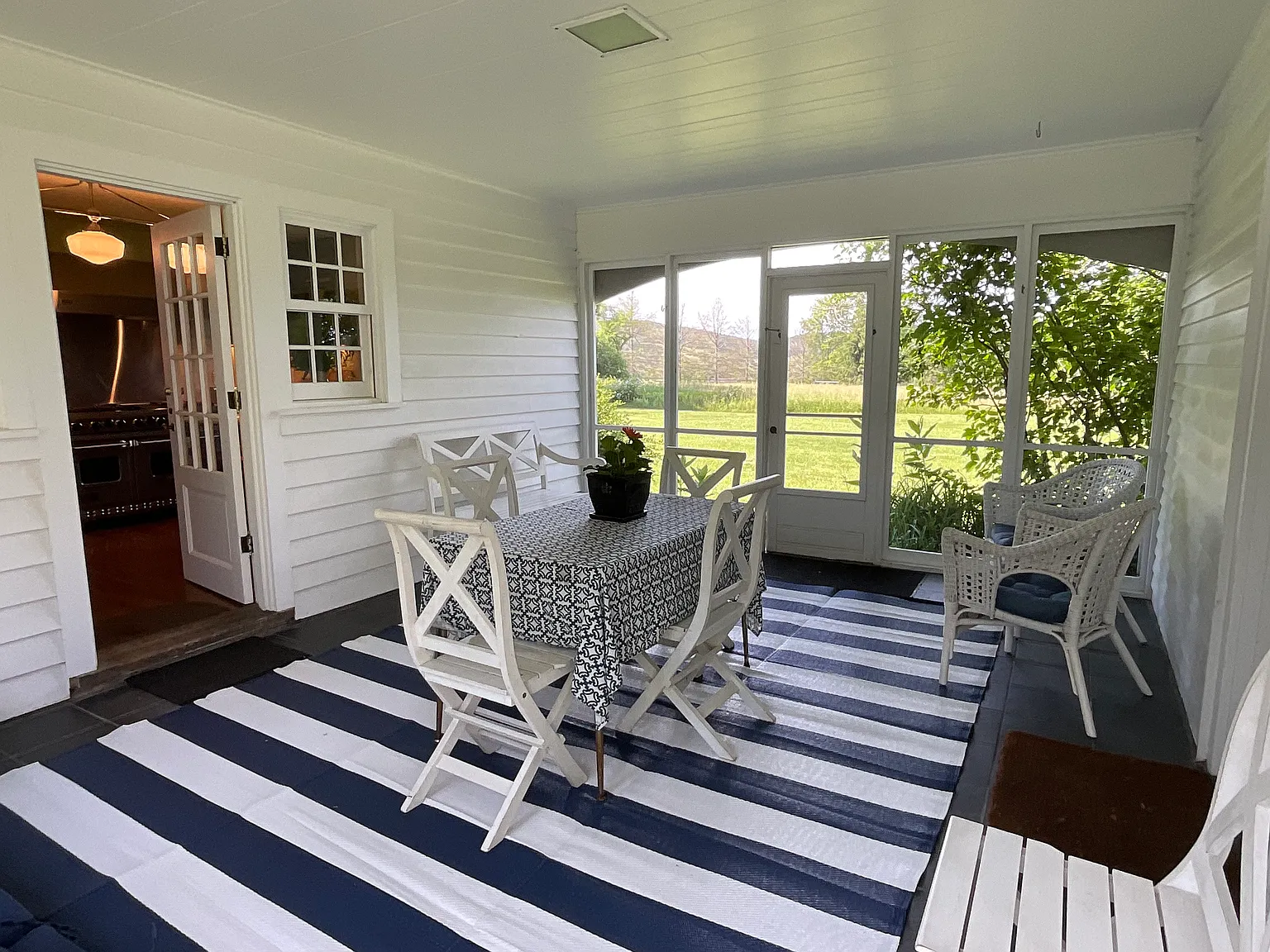 4 bed, 2200 sqft, $5,300 — Photo 3