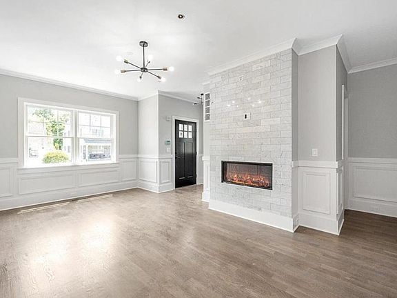 5th image of 15 Underhill Pl #1