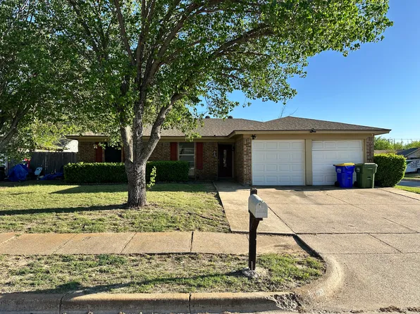 6200 Cascade Ct, Watauga, TX 76148