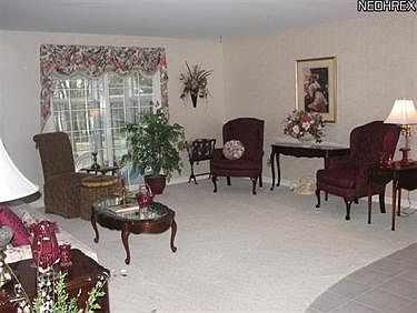 3rd image of 2996 Oakridge Dr