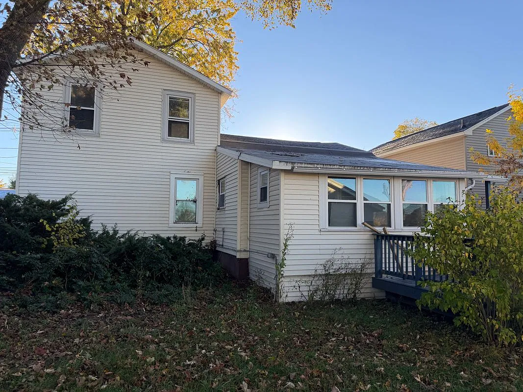 4 bed, 1.5 bath, 1444 sqft, $3,095 — Photo 3