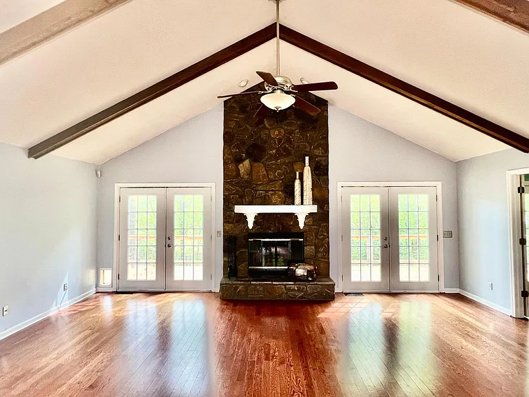 208 Timberlake Dr — Photo 12