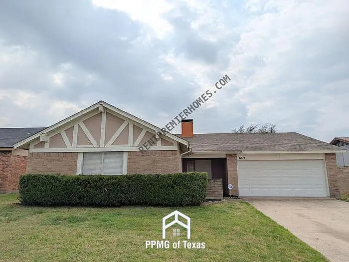 6912 Westglen Dr — Photo 10