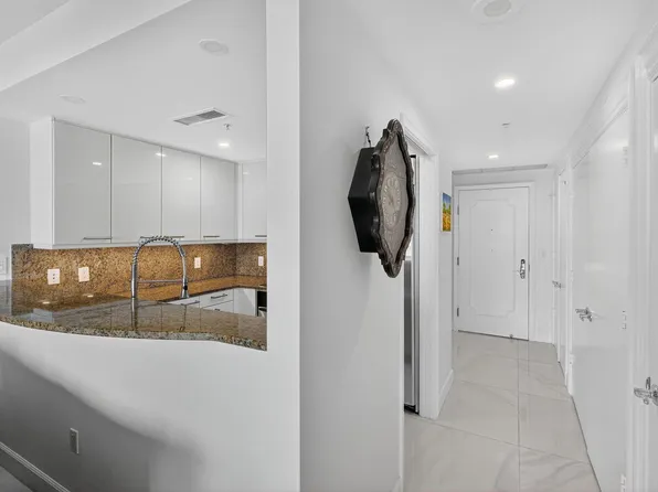 3350 SW 27 Avenue #1207, Coconut Grove, FL 33133