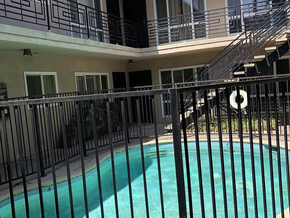 2nd image of 8345 Rosewood Ave APT 4
