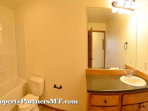 3rd image of 905 Montana St APT C