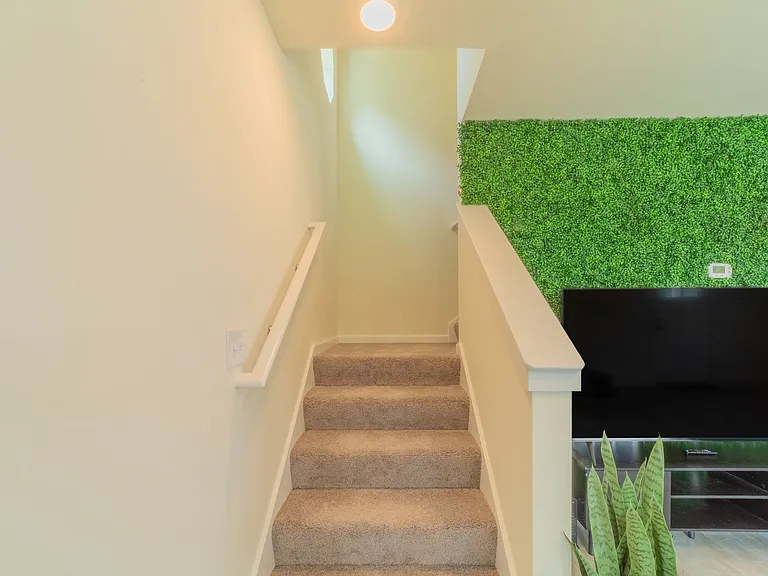 674 N Bedford St — Photo 12