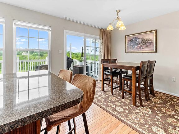 Dining Room Photo 1