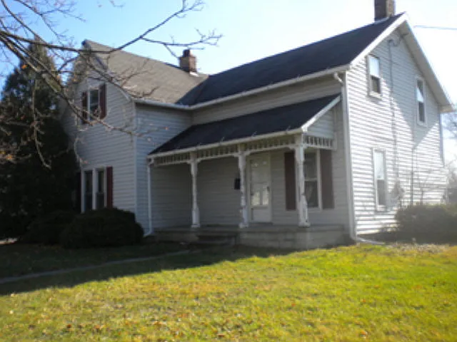 121 W Walnut St photo 1