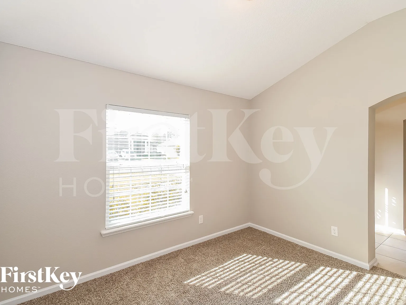 4 bed, 2.0 bath, 2077 sqft, $2,575 — Photo 4