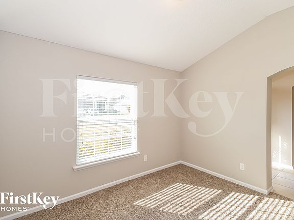 4th image of 15962 Bainebridge Dr