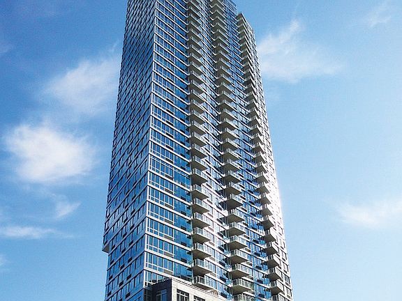 2nd image of 4615 Center Blvd APT 404