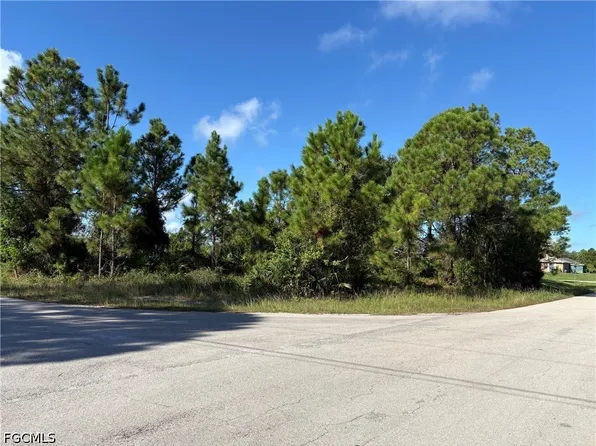 710 Oakridge Ave S, Lehigh Acres, FL 33974