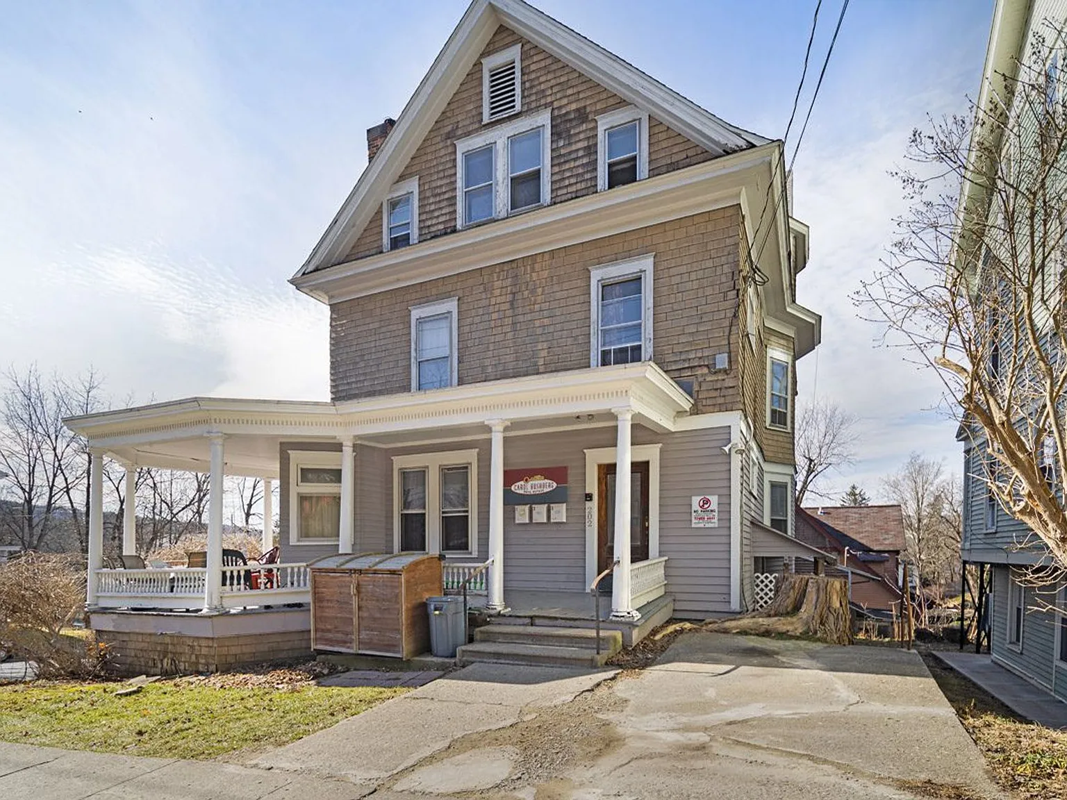 202 Stewart Ave — Photo 1