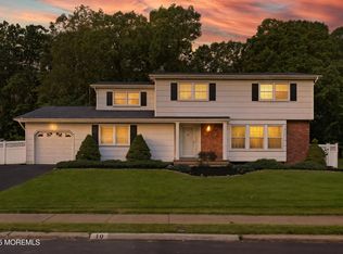 10 Pepperidge Rd, Howell, NJ 07731