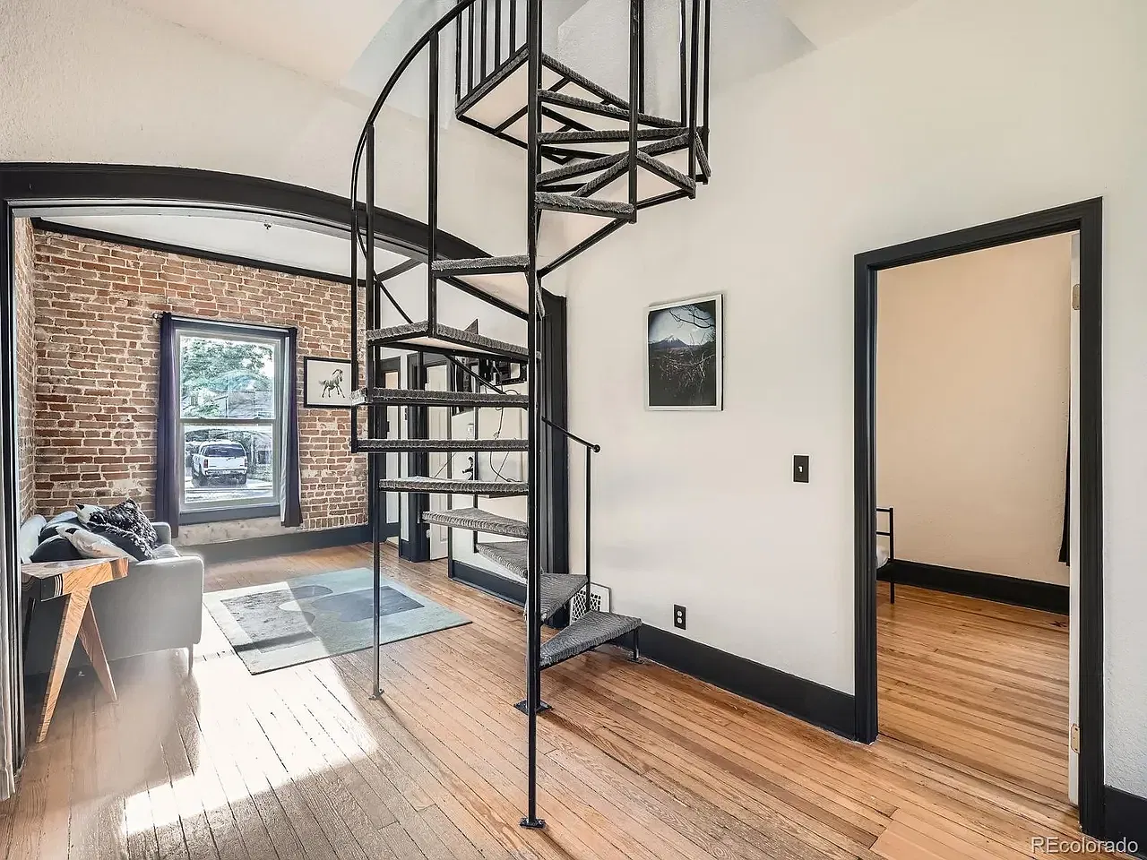 4 bed, 1969 sqft, $3,395 — Photo 3