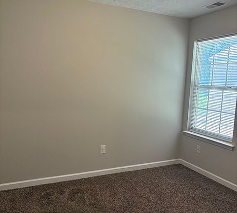 2nd image of 404 Lennon Dr