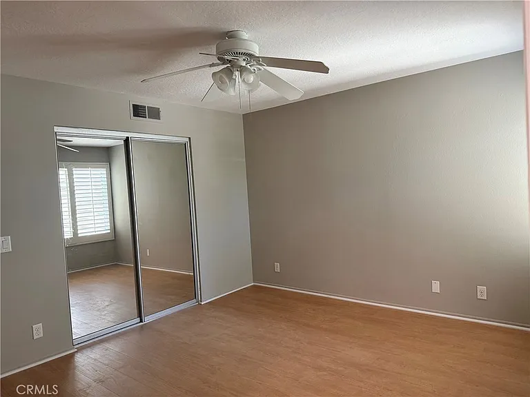 22181 Summit Hill Dr #28 — Photo 8