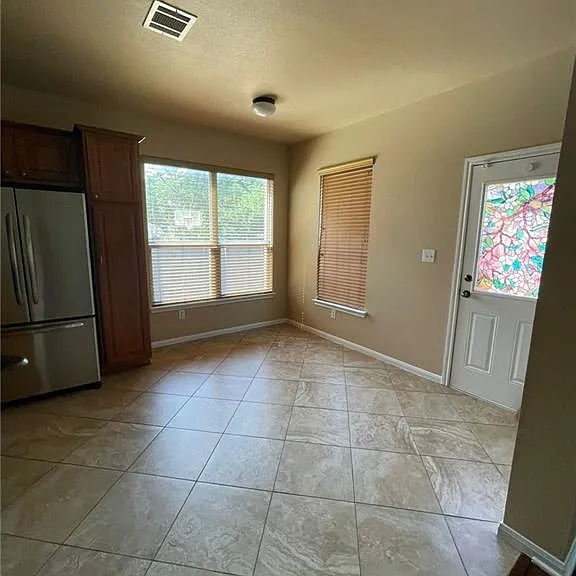 704 S Frontier Ln — Photo 13
