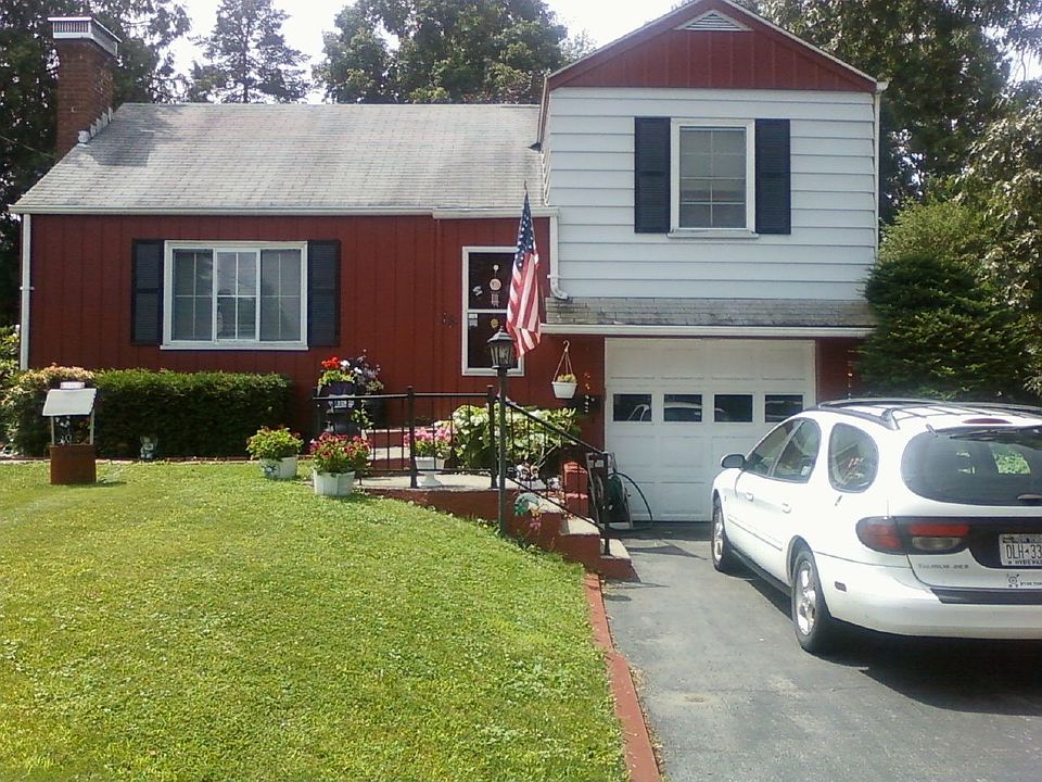 1st image of 18 Rogers Pl