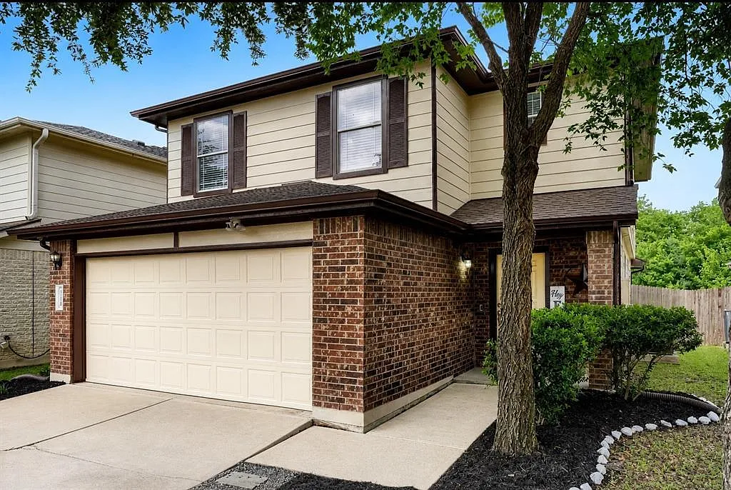 3 bed, 2.5 bath, 1856 sqft, $2,000 — Photo 2