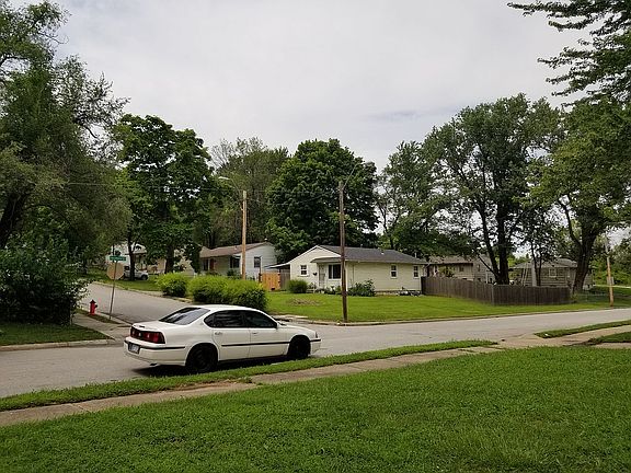 4th image of 4719 Sycamore Ave