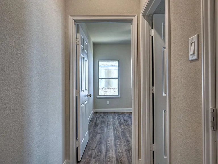 9173 Inwood — Photo 19
