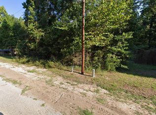 333 Holly Dr, Onalaska, TX 77360