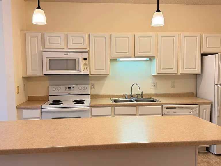 1776 Maryland Ave E #204 — Photo 5