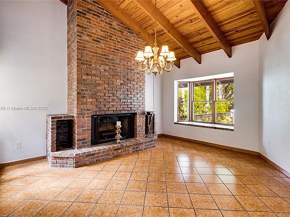 3rd image of 1028 Malaga Ave #0