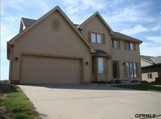 6518 N 104th St, Omaha, NE 68122