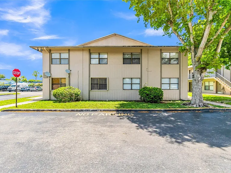 15350 SW 72nd St #24 — Photo 33