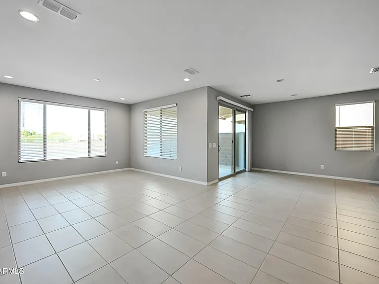7144 W Coles Rd — Photo 5
