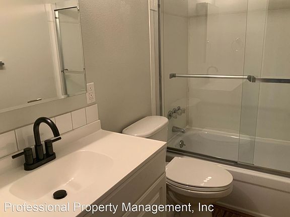 5th image of 1515 Ashberry Ct APT 8