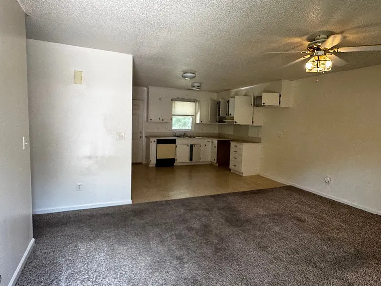 100 Red Rock Dr — Photo 3