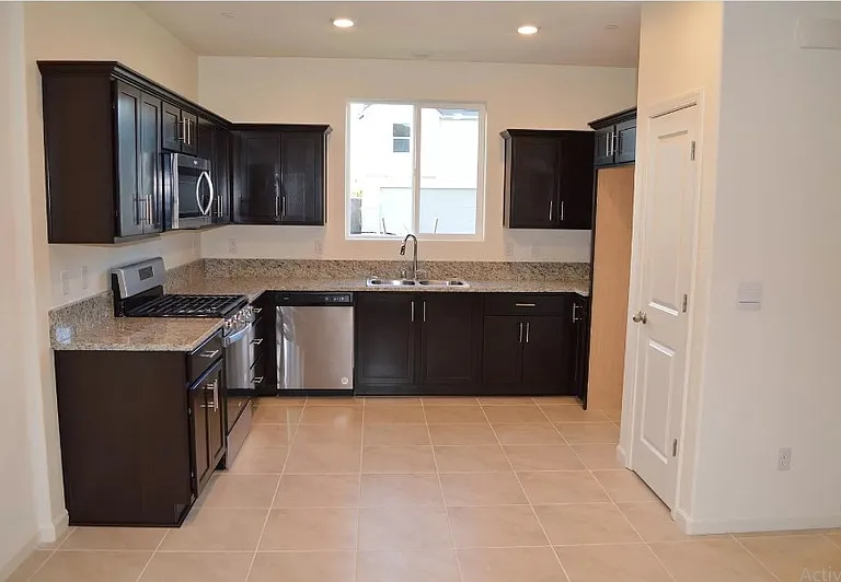 260 Shafer Ave — Photo 8