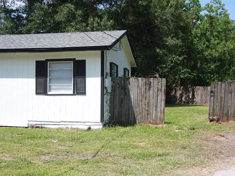 485 Sargent St — Photo 4