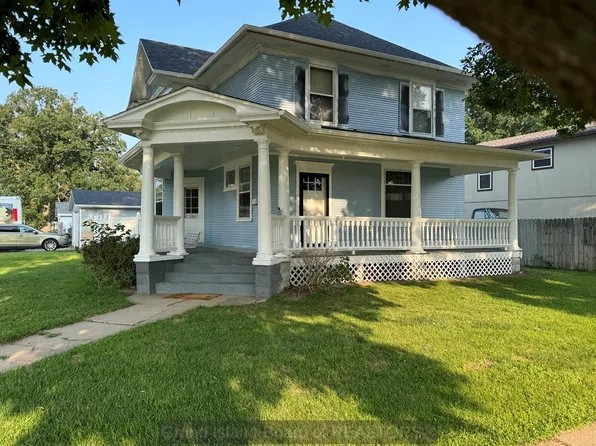 916 14th St, Aurora, NE 68818