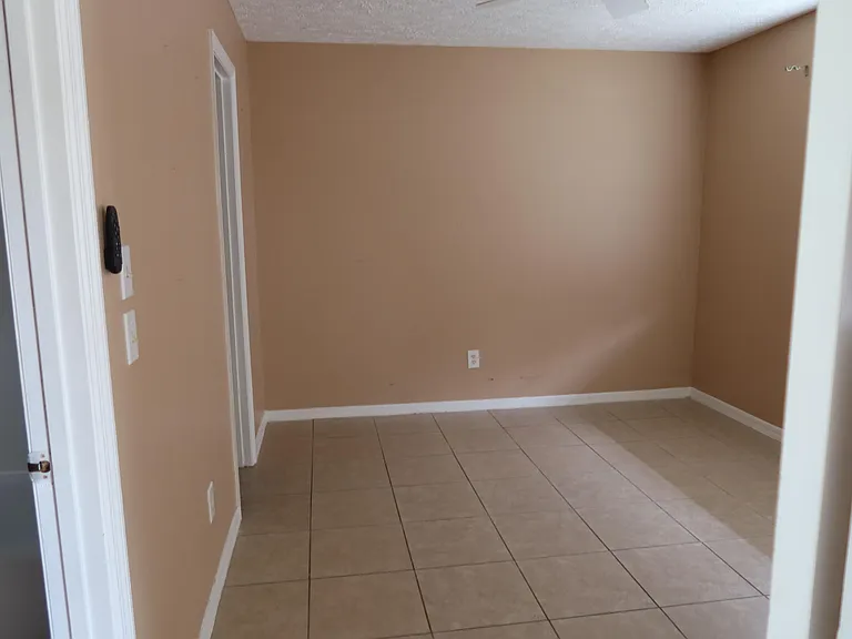 601 SE Polynesian Ave — Photo 15
