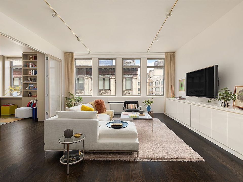 1st image of 252 7th Ave APT 14G