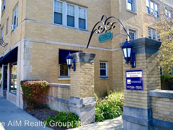 2nd image of 292 W Montrose Ave APT B1
