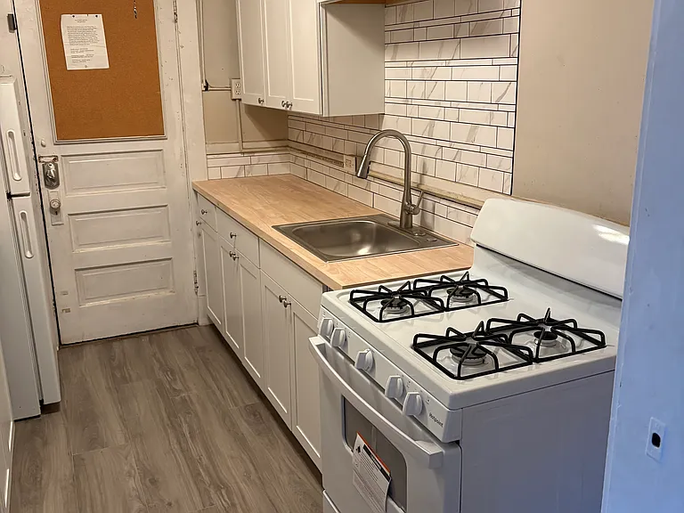 12907 Clifton Blvd #5 — Photo 5
