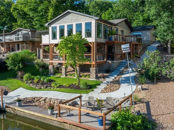 39 Sunset Dr, Lake Ozark, MO 65049