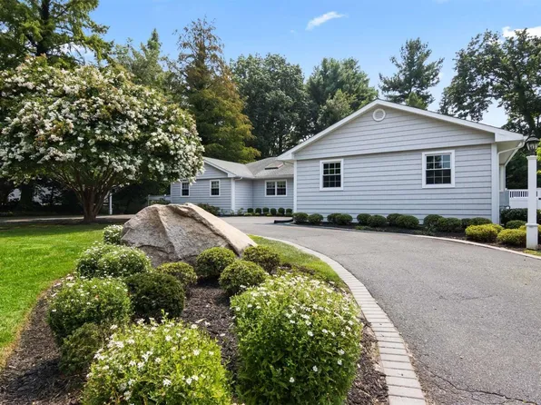 6 Hickory Lane, Glen Cove, NY 11542