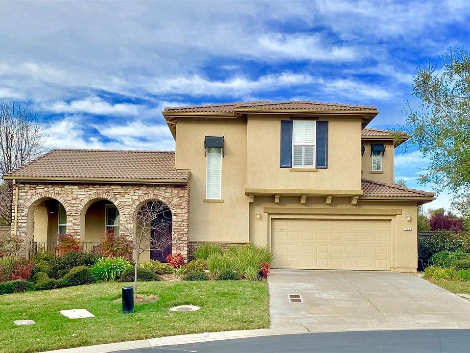 1st image of 813 Vanderbilt Ct