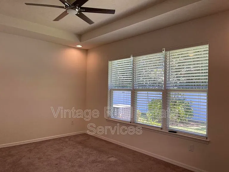 7905 Silver Clover Ct — Photo 15