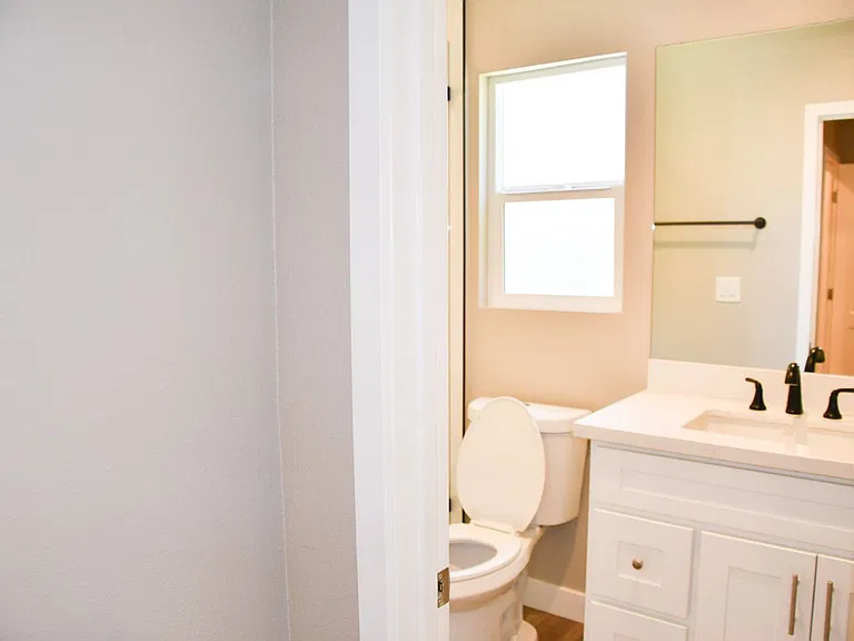 874 N Orange St — Photo 21