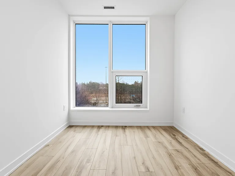 7439 Kingston Rd — Photo 31