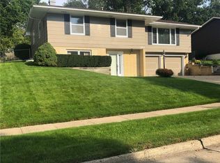 2609 69th St, Urbandale, IA 50322