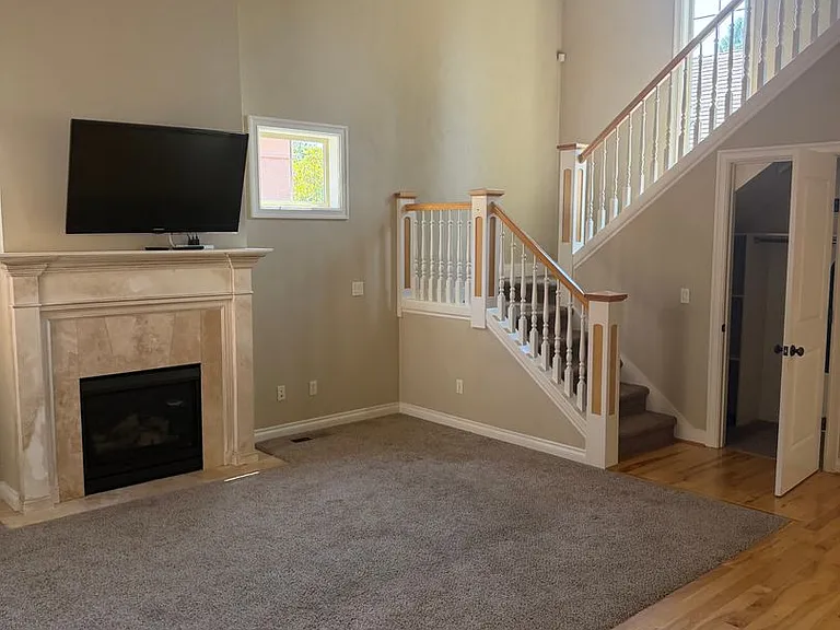 4033 Scottdale St — Photo 2